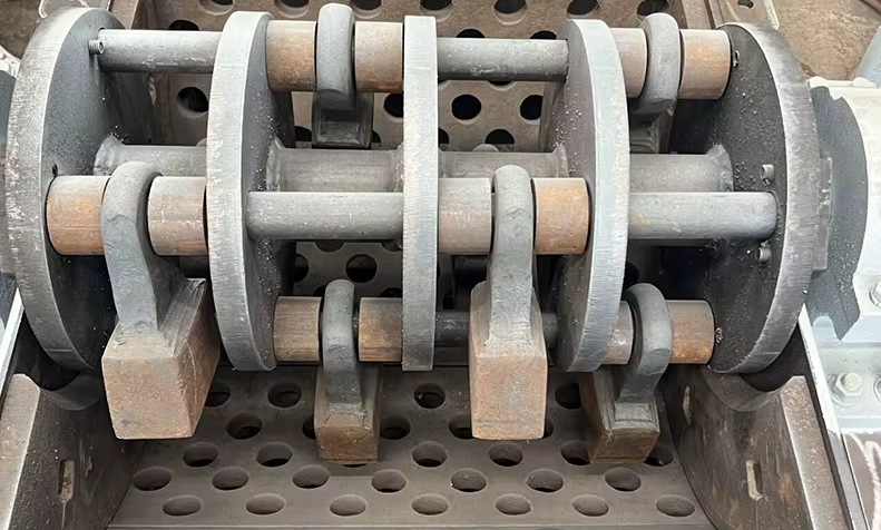 Crusher high chrome hammer